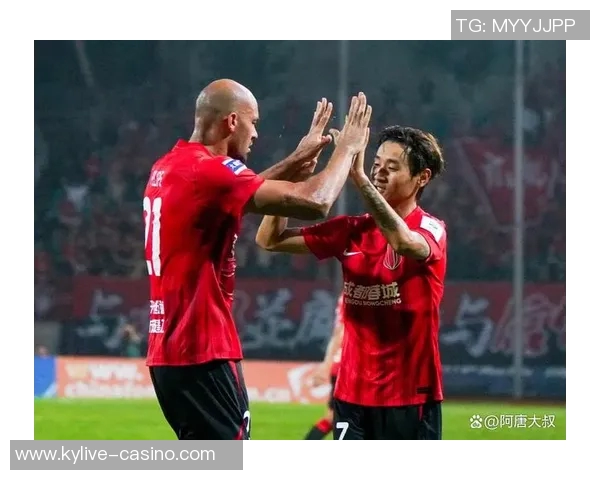 实时新闻赛后分析成都足球队与杭州足球队个人能力对比与表现评估